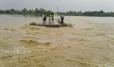 माई खोलामा आएको बाढीले  ५०बिघामा लगाएको मकैबाली नष्ट