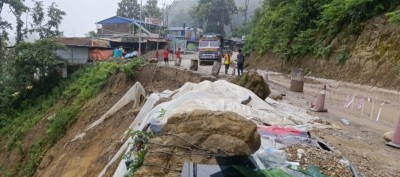 नारायणघाट–बुटवल सडकखण्ड फेरि पूर्णरुपमा अवरुद्ध