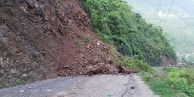 काभ्रेको बल्थलीमा पहिरोले गाउँ नै बगायो