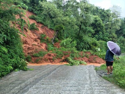 नागढुङ्गा पहिरो : सडक एकतर्फी खुल्यो