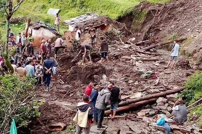 बागलुङमा पहिरोमा पुरिएर सातको मृत्यु ,चारजनाको जीवितै उद्धार