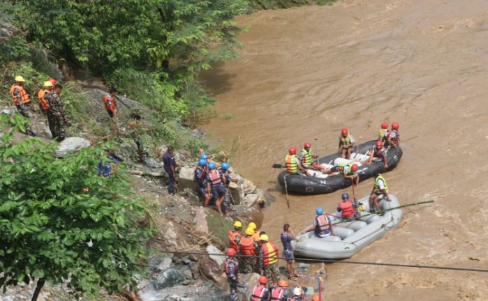 सिमलताल पहिरो : ज्यान गुमाएका भरतपुरका यात्रुका परिवारलाई महानगरले २ लाख सहयोग गर्ने