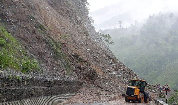 मनसुनयता बाढीपहिरोमा परी १३३ को मृत्यु